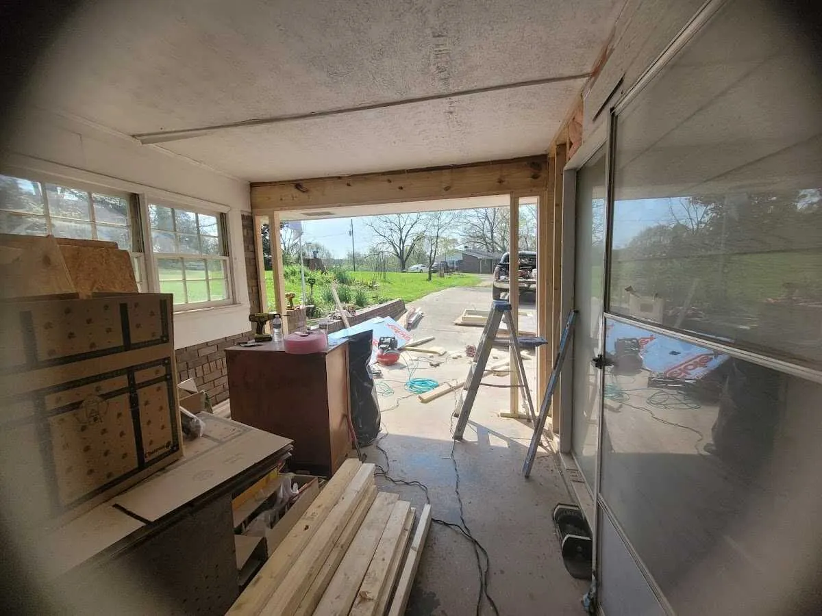 Air movers and dehumidifier for Water Mitigation Services in Linton Hall